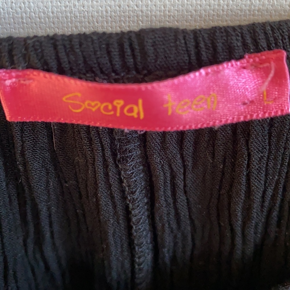 Social teen‎ Off the Shoulder black tasseled Blouse, Sizes L - Picture 2 of 4